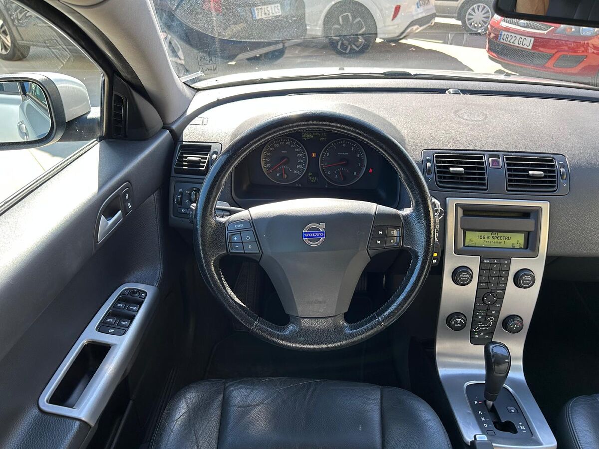 VOLVO V5 ESTATE 2.4 AUTO SPANISH LHD IN SPAIN ONLY 115000 MILES SUPERB 2007